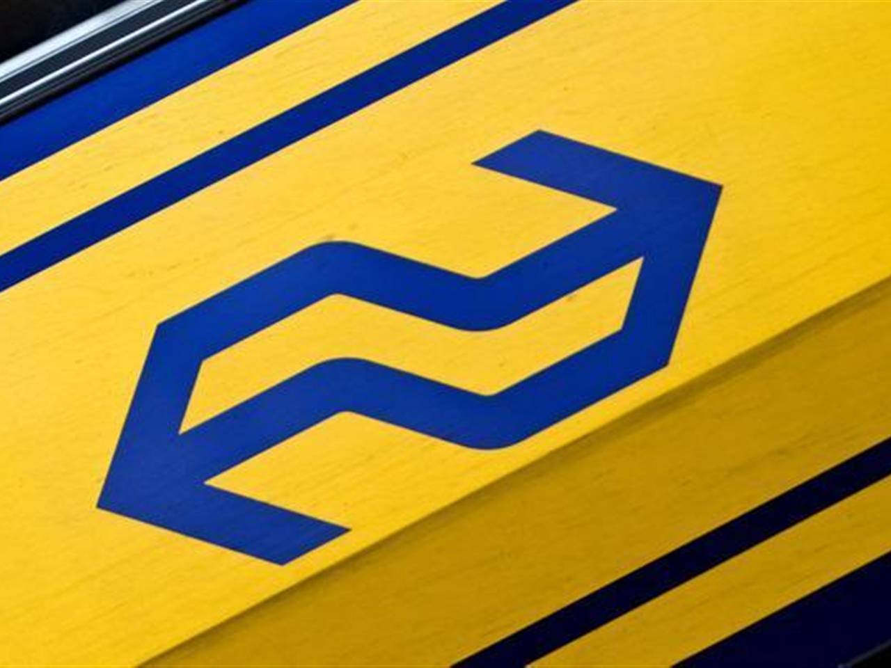 Minder treinen tussen Lage Zwaluwe en Rotterdam door wisselstoring.