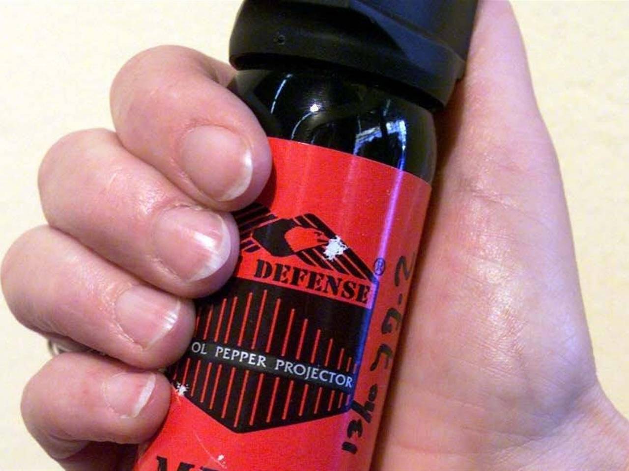 De verkeersregelaar kreeg pepperspray in zijn ogen.