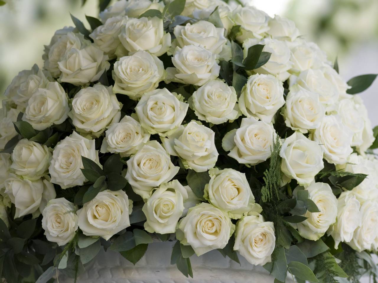 Bronzen beelden gestolen van graven.