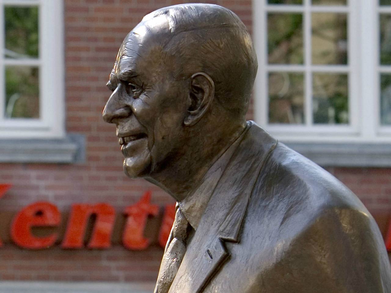 Mijnheer Frits verhuist naar de Lichttoren. (Foto: ANP)