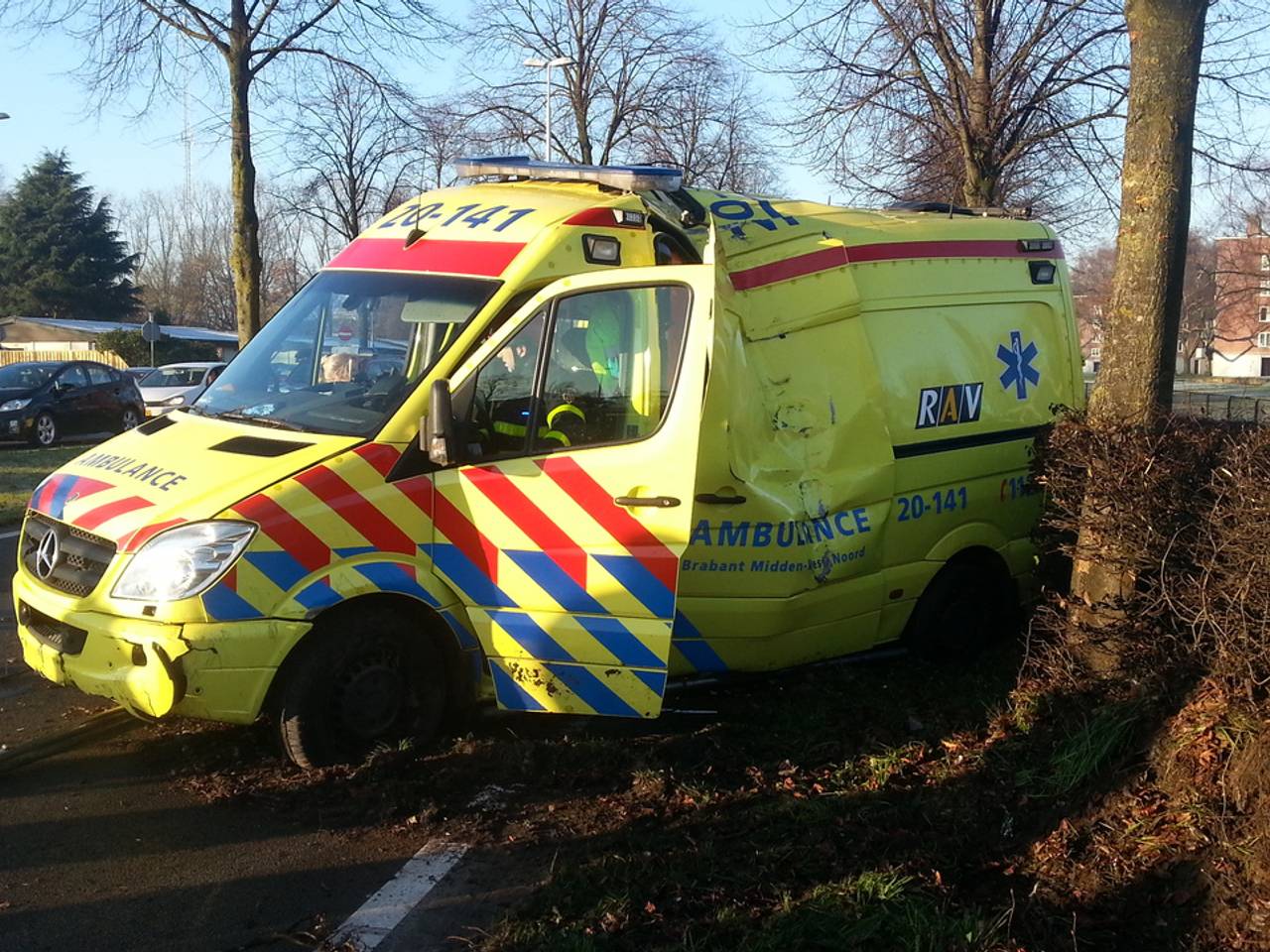 Ambulance betrokken bij een ongeluk in TIlburg