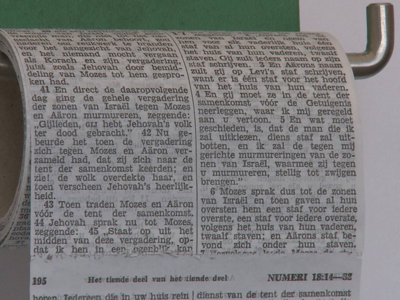 Bijbelse WC-rol voor aan de muur