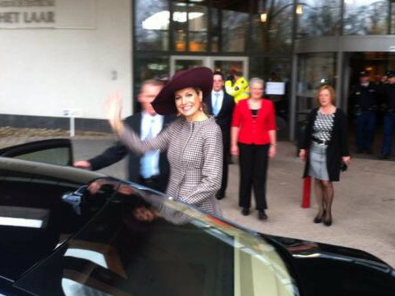 Koningin Maxima brengt verassingsbezoek aan Tilburgse studenten