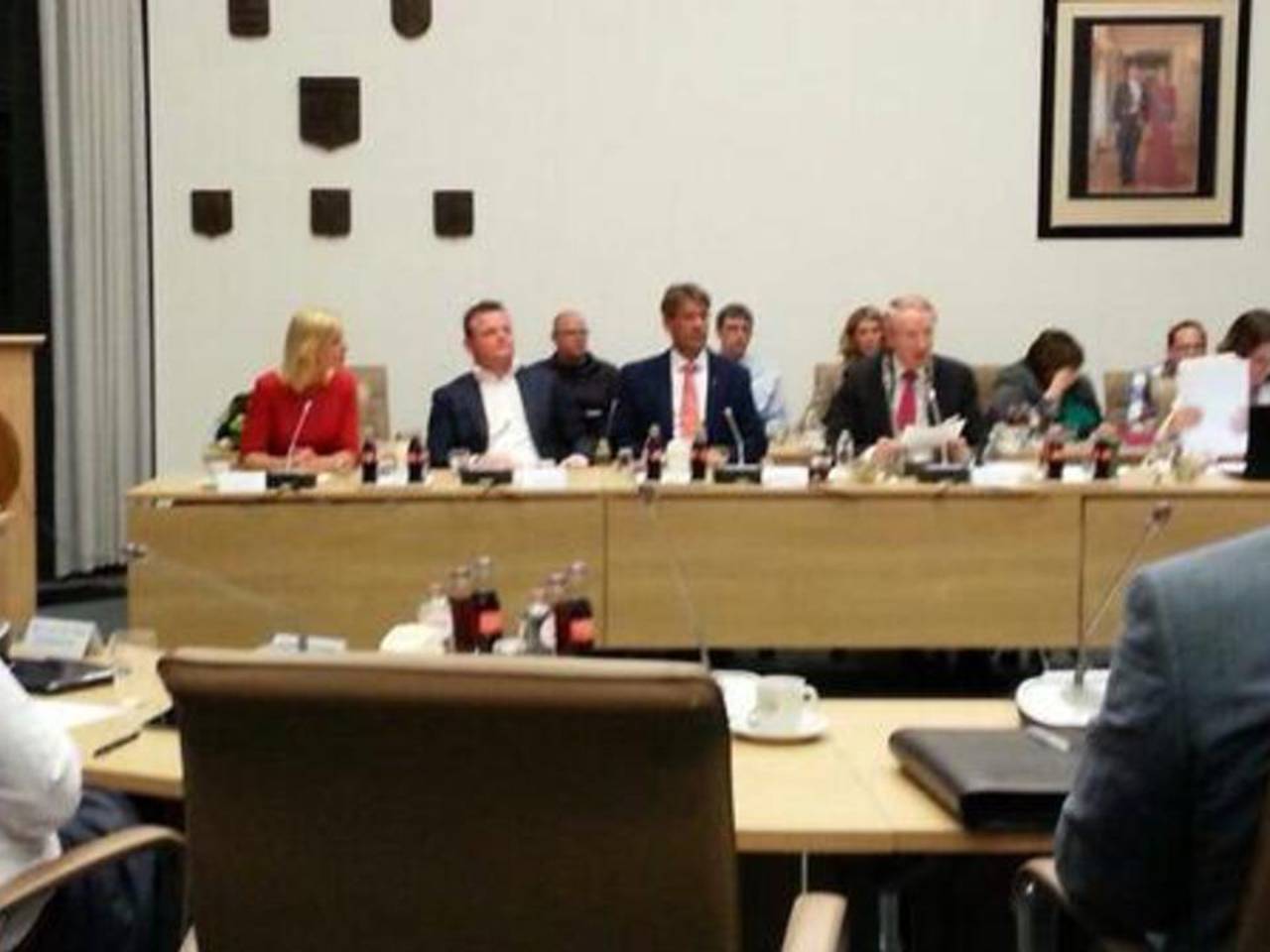 Oud wethouder Bas de Peuter van Woudrichem gaat zijn wachtgeld weggeven