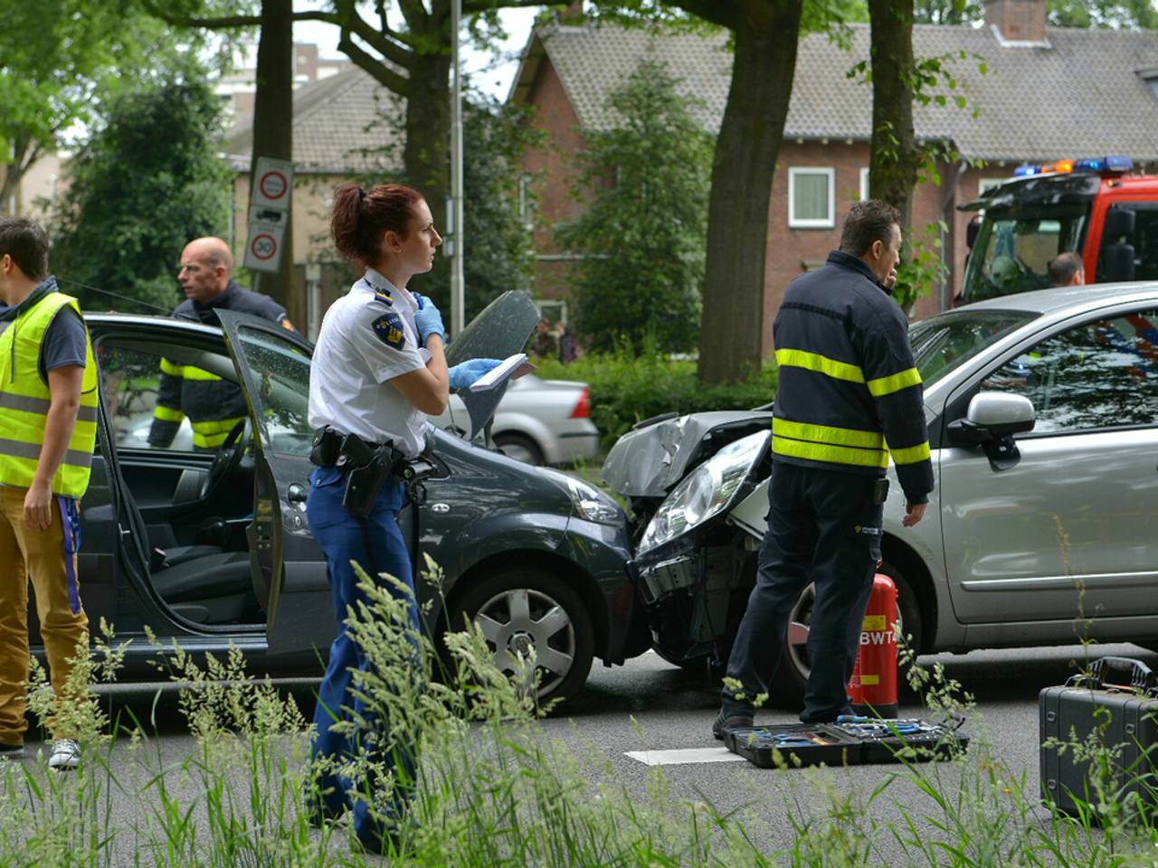 Twee gewonden bij botsing tussen vier auto's op Ringbaan-Zuid in Tilburg 