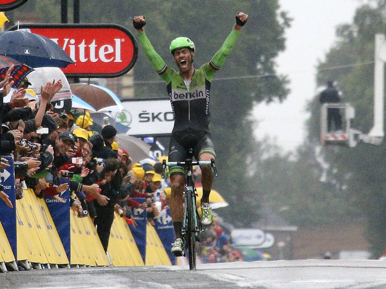 Lars Boom dolblij over de finish (foto: ANP)  