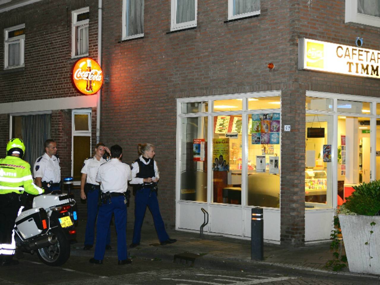 Gewapende overval in Diepenstraat Tilburg (Foto: Toby de Kort)