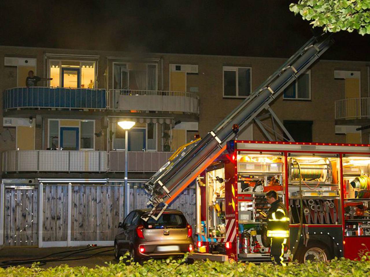 Brand in appartement in Oosterhout (foto: Marcel van Dorst/SQ Vision)