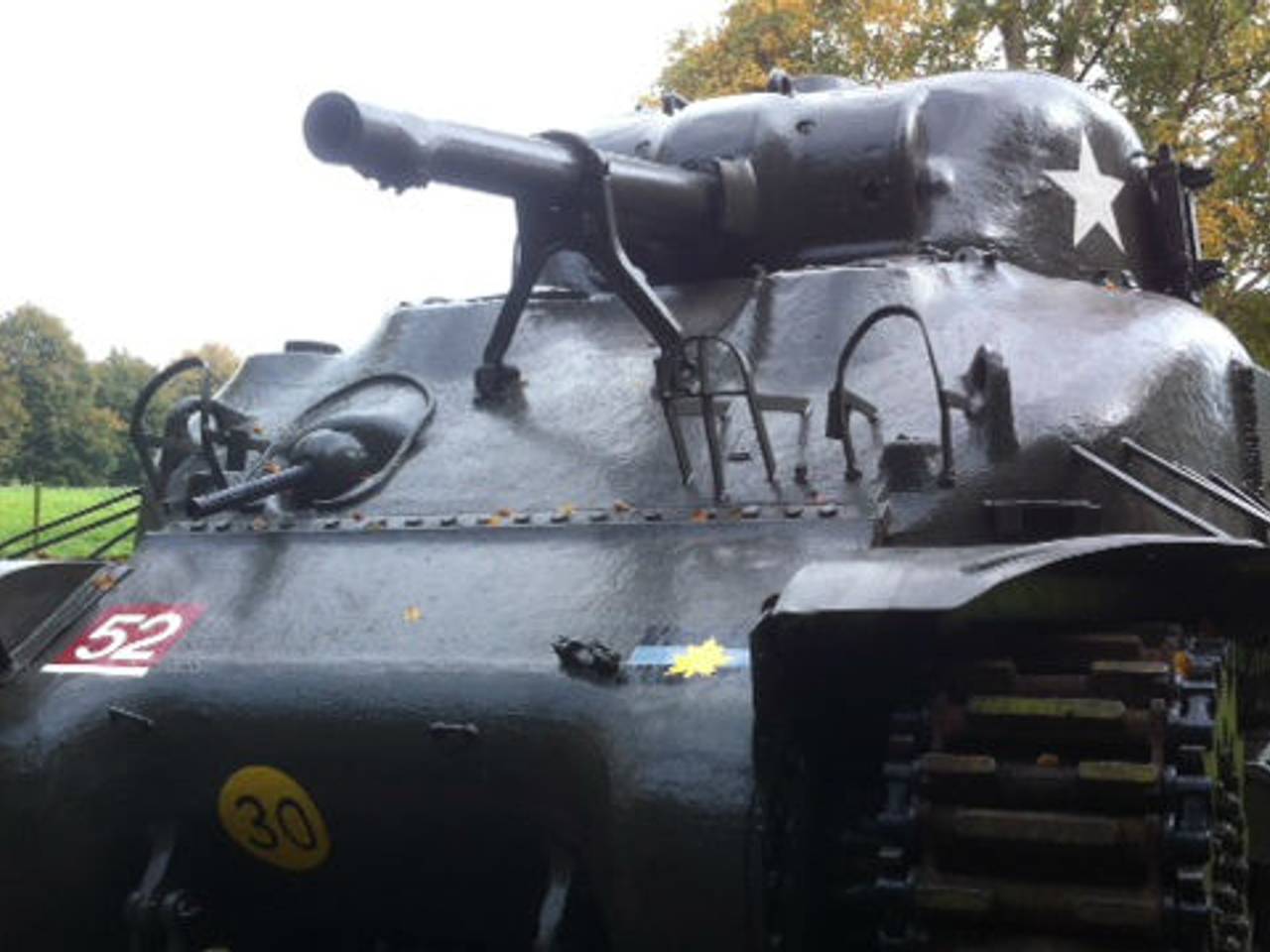 De Woensdrechtse Sherman-tank, achtergelaten op het slagveld in 1944, nu monument (foto: Willem-Jan Joachems)