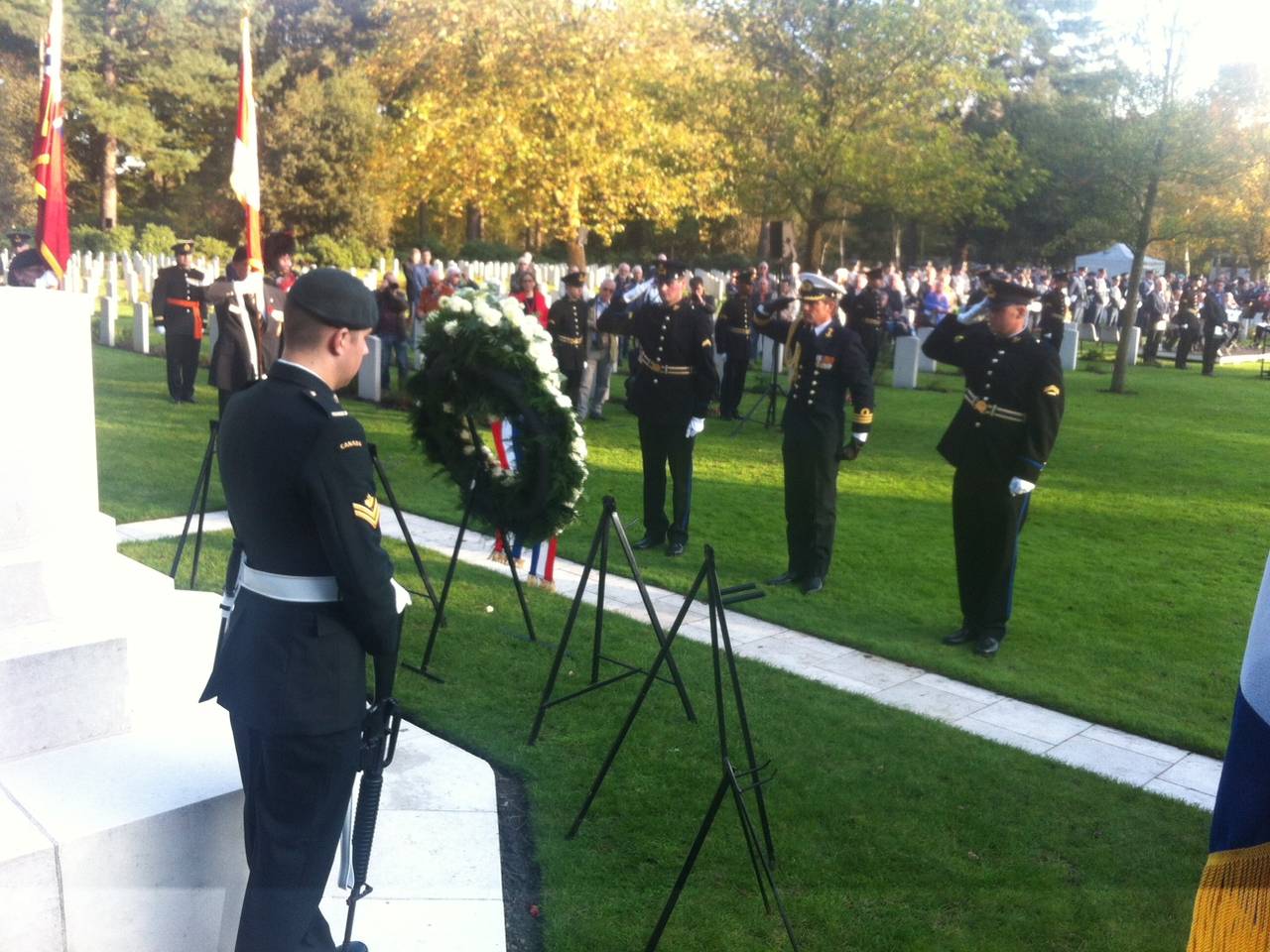 Prins Maurits bij herdenking in Bergen op Zoom