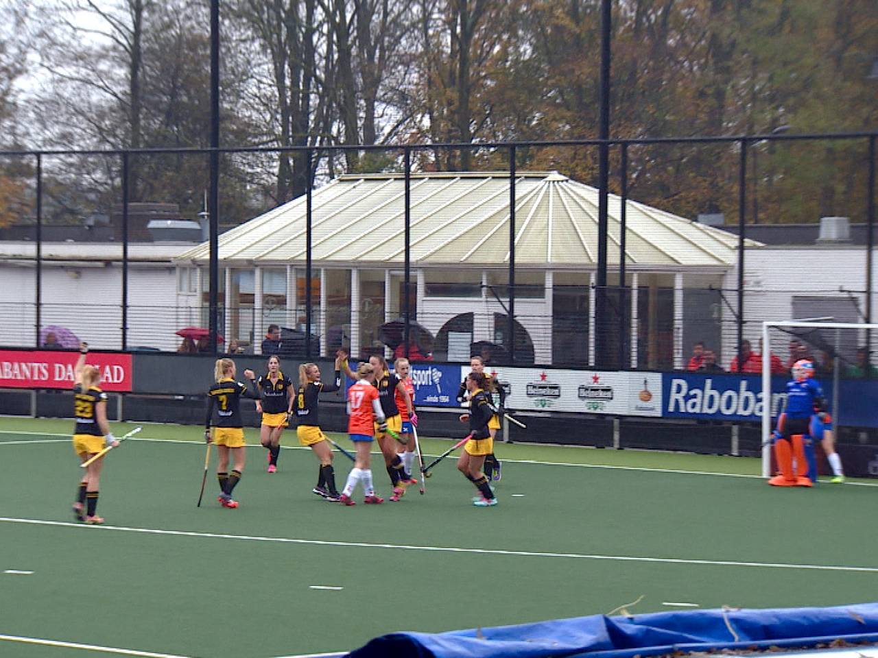 Den Bosch viert doelpunt