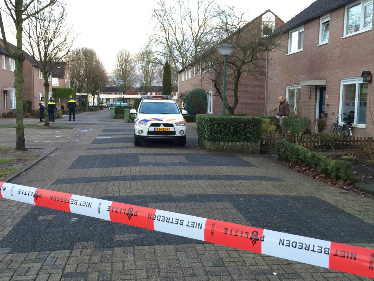 Man neergestoken op Cranendoncklaan in Budel (Foto: Hans van Hamersveld / SQ Vision)