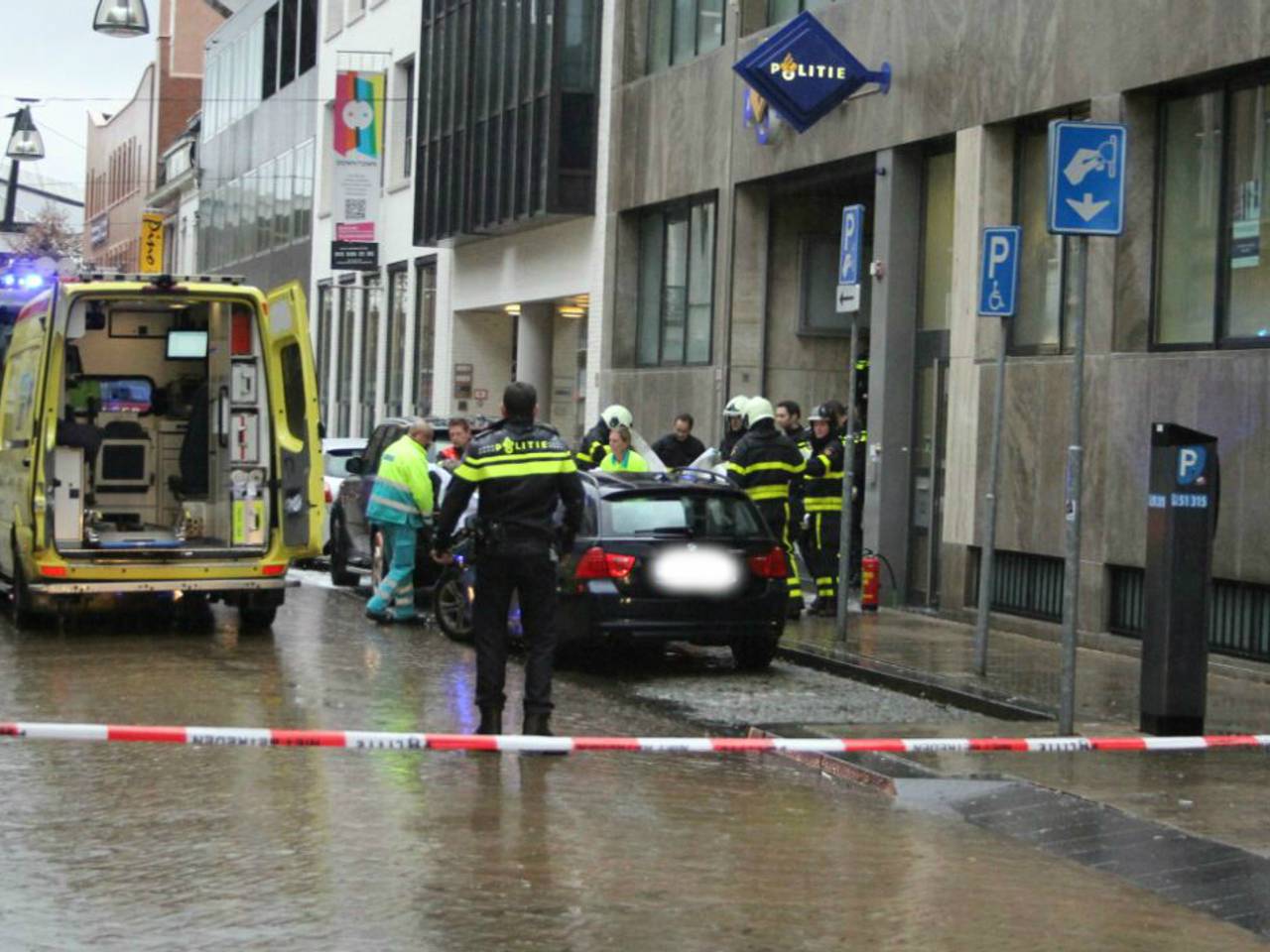 Identiteit brandende man bij politiebureau Tilburg nog niet bekend