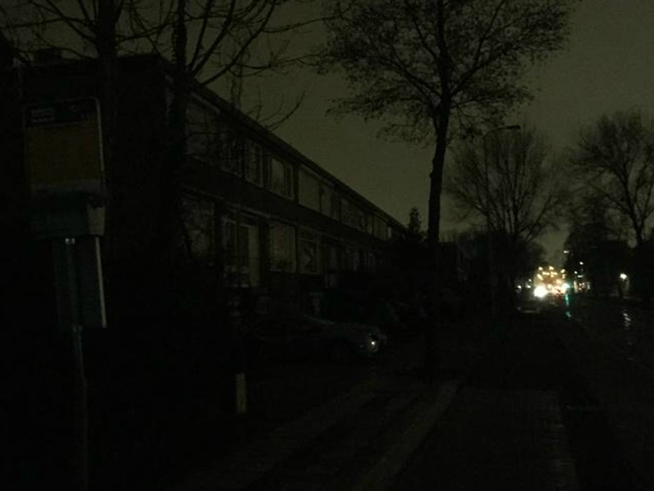 1600 huishoudens zonder stroom in Woensel (Foto: Emile Vaessen)