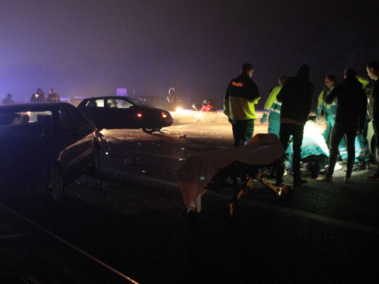 Spookrijdster botst frontaal op tegenligger op A58 bij Zegge: vrouw zwaargewond naar ziekenhuis