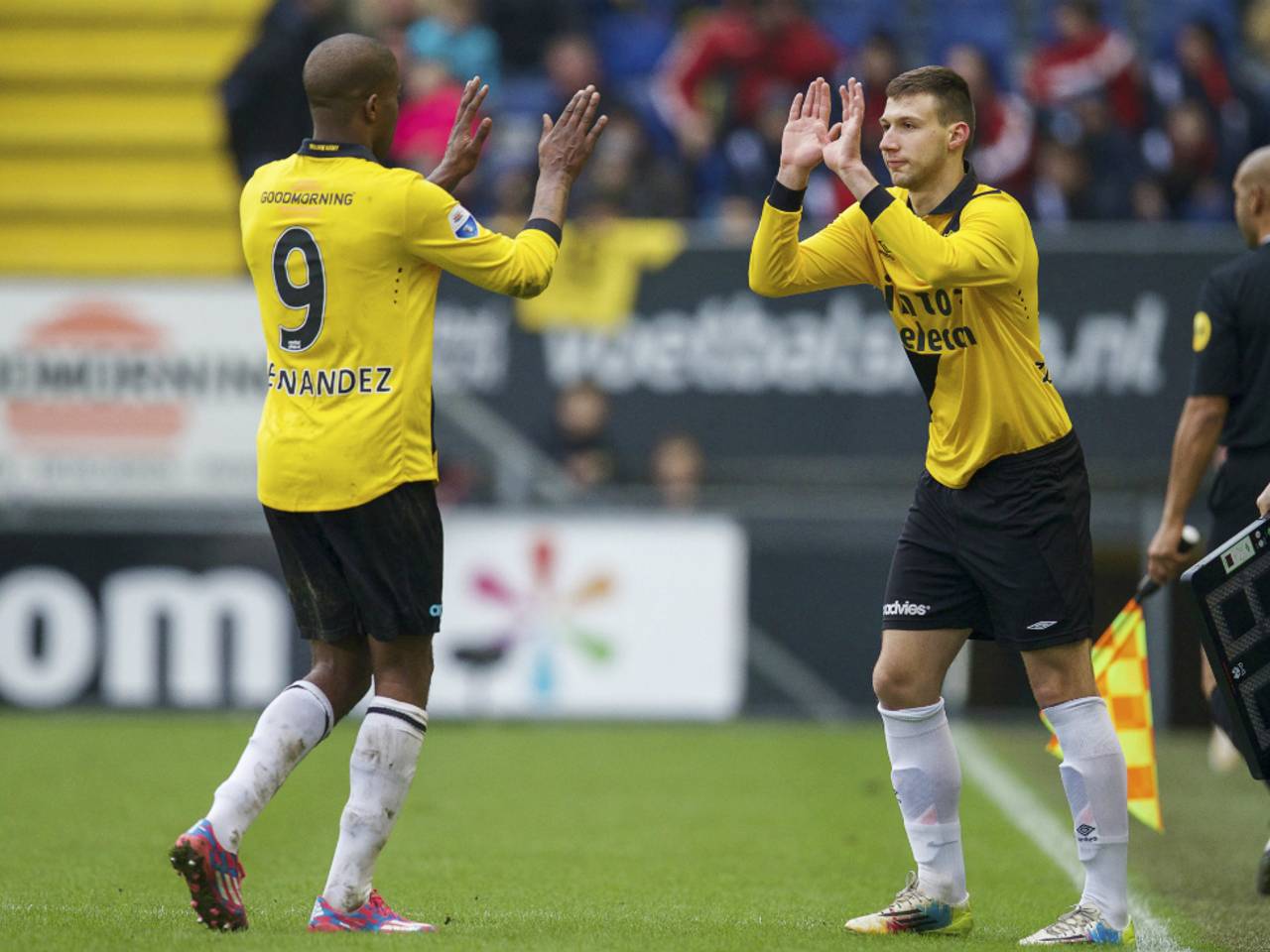 NAC Breda stelt aanvaller Miloš Zukanovic (foto, rechts) op, maar vergeet tewerkstellingsvergunning