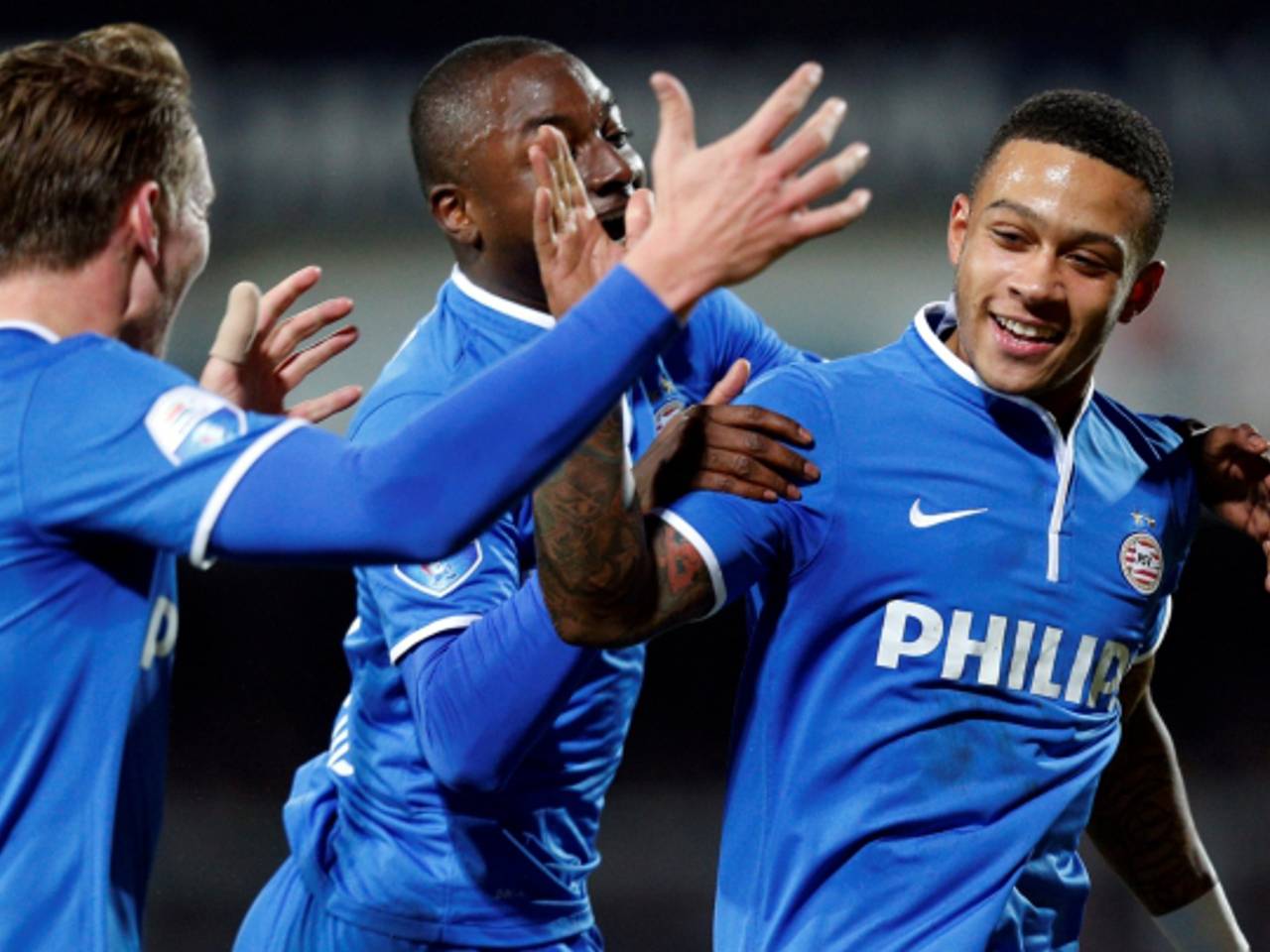 Doelpunt Depay wordt gevierd (foto: VI Images)