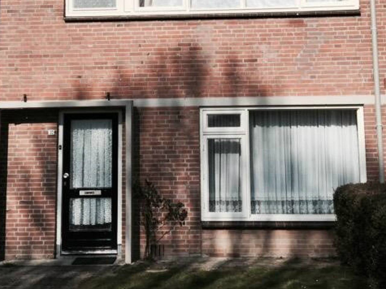 Het huis in Lith waar het gepeste Somalische gezin woont. (Foto: René van Hoof)