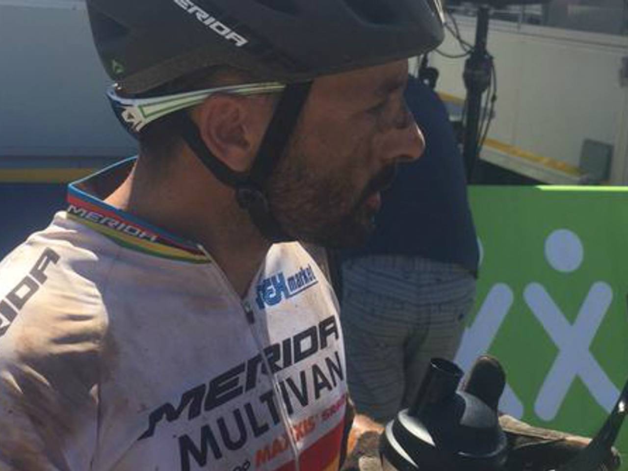 José Hermida gehavend bij de finish (foto: Job van der Zon)