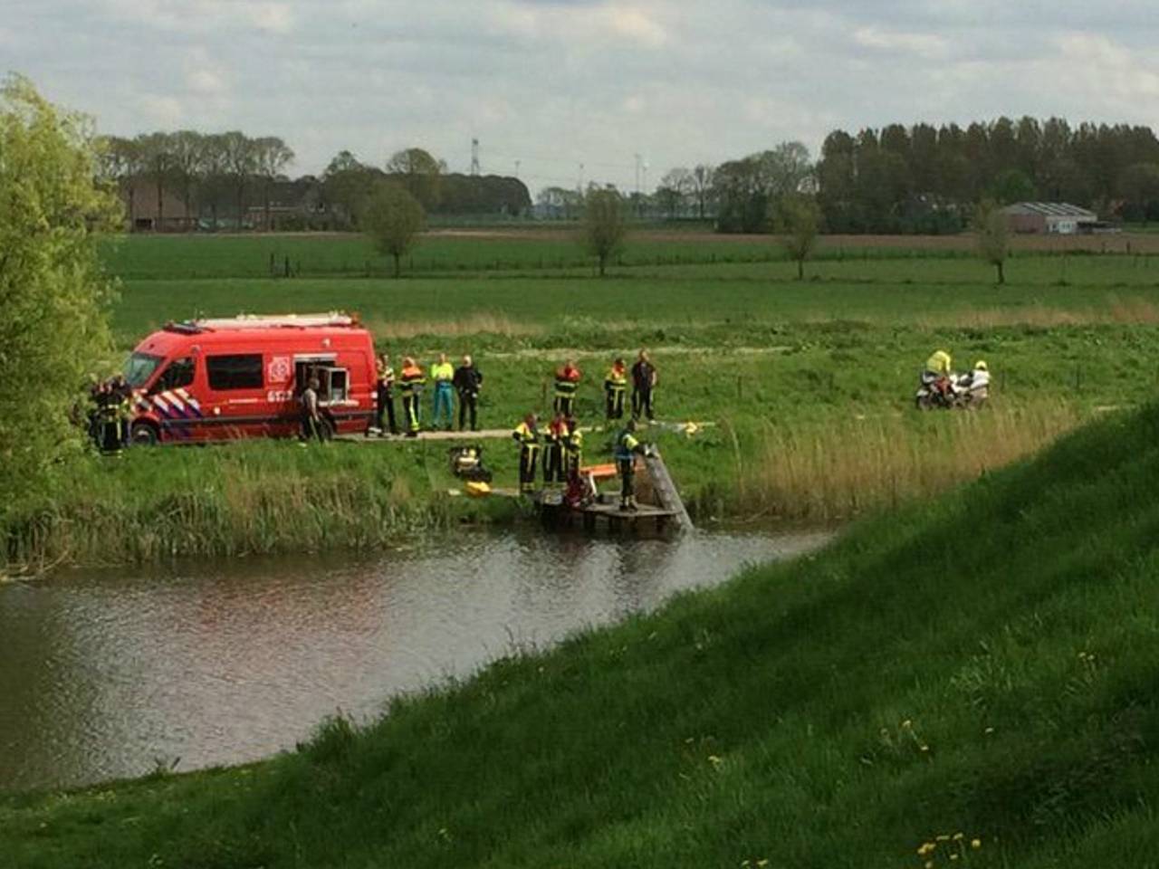 Zoekactie in Klundert. (foto: Marjanka Oerlemans)