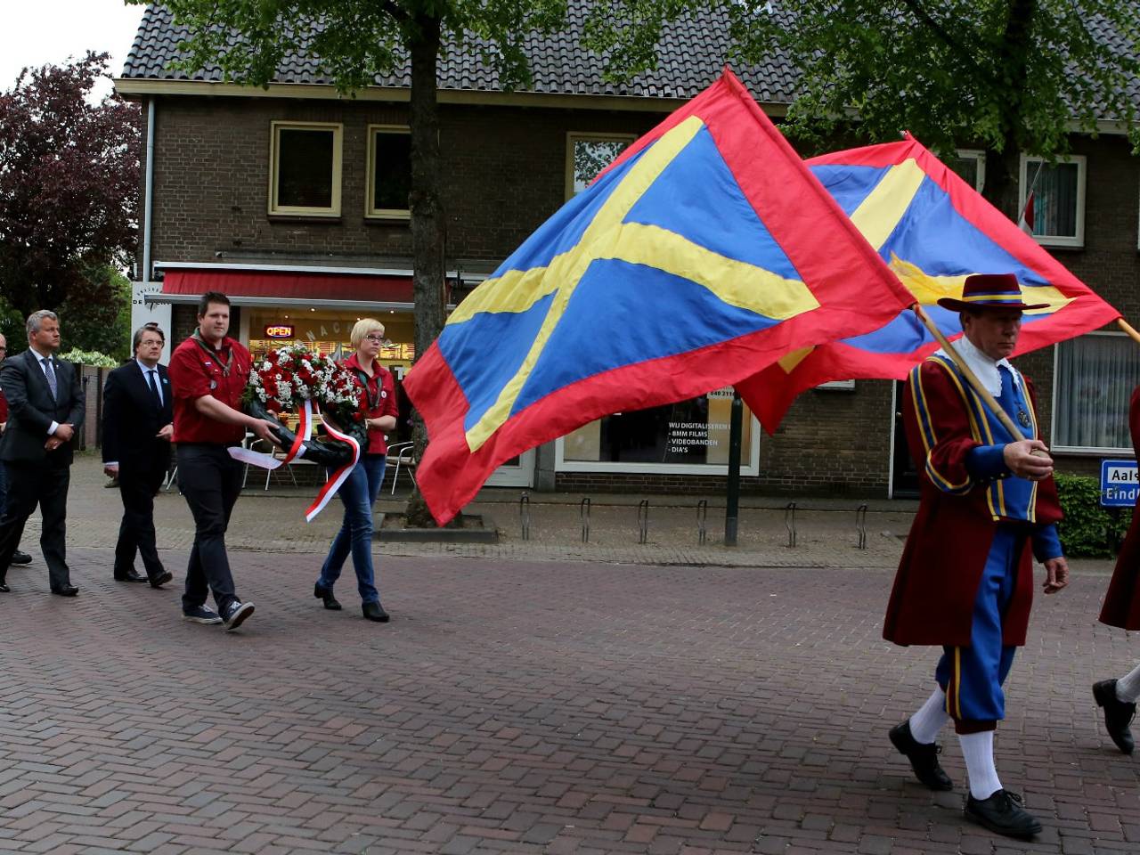 Een eerdere herdenking in Waalre (foto: Hans van Hamersveld, Kijkenklik Media).