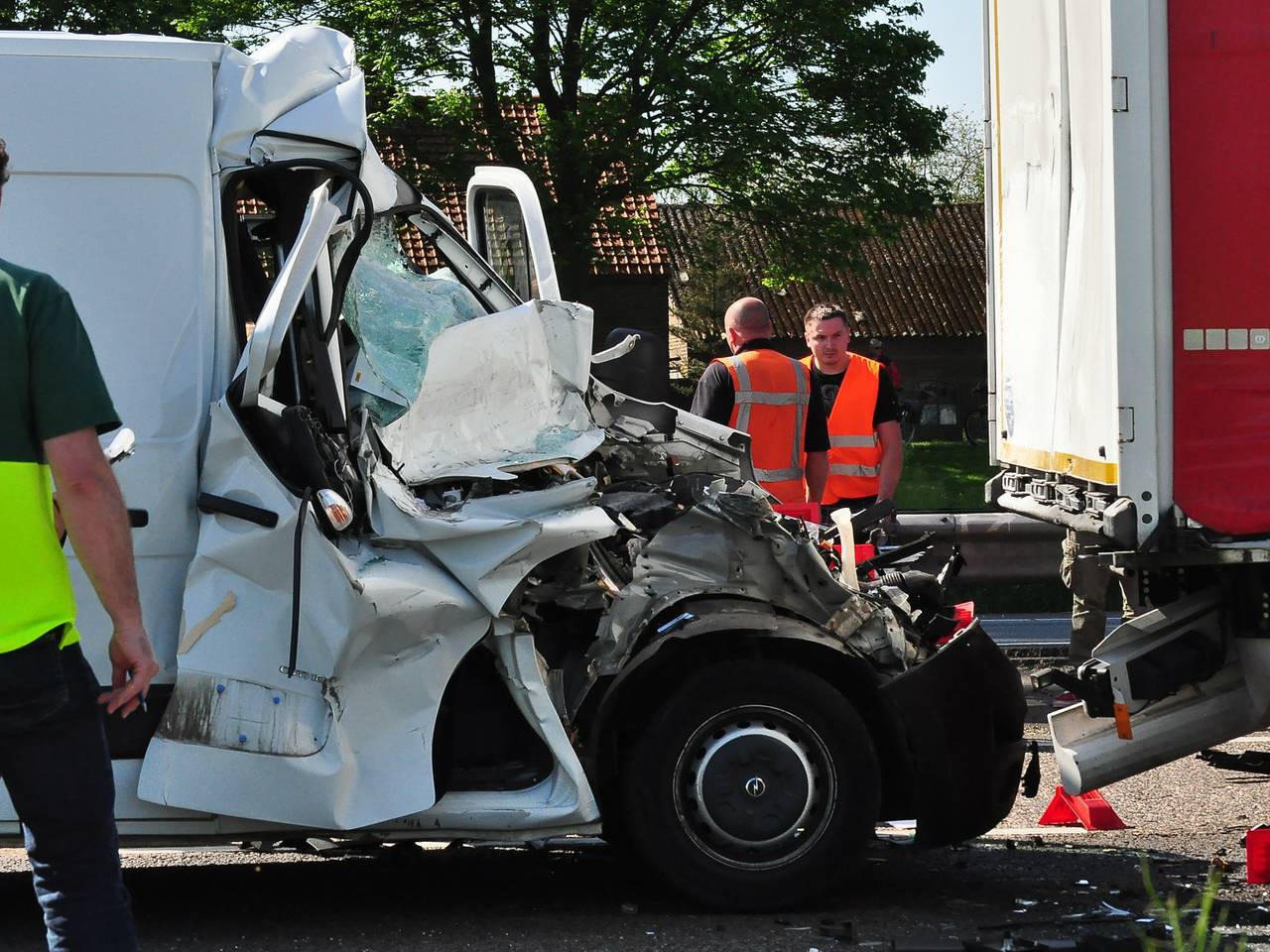 De bestuurder van de bus raakte zwaargewond (Marvin Doreleijers, FPMB) 
