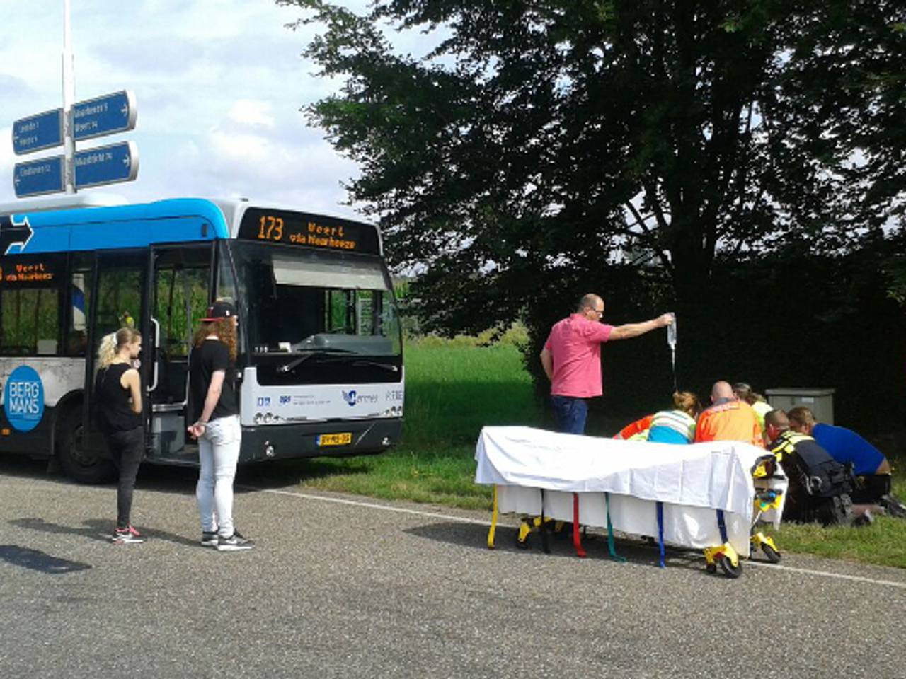 Vrouw gewond (foto: Jozef Bijnen / SQ Vision)