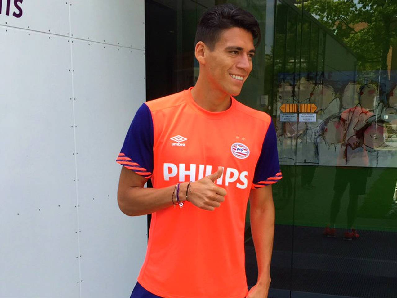 Héctor Moreno na de medische keuring (foto: Paul Post)