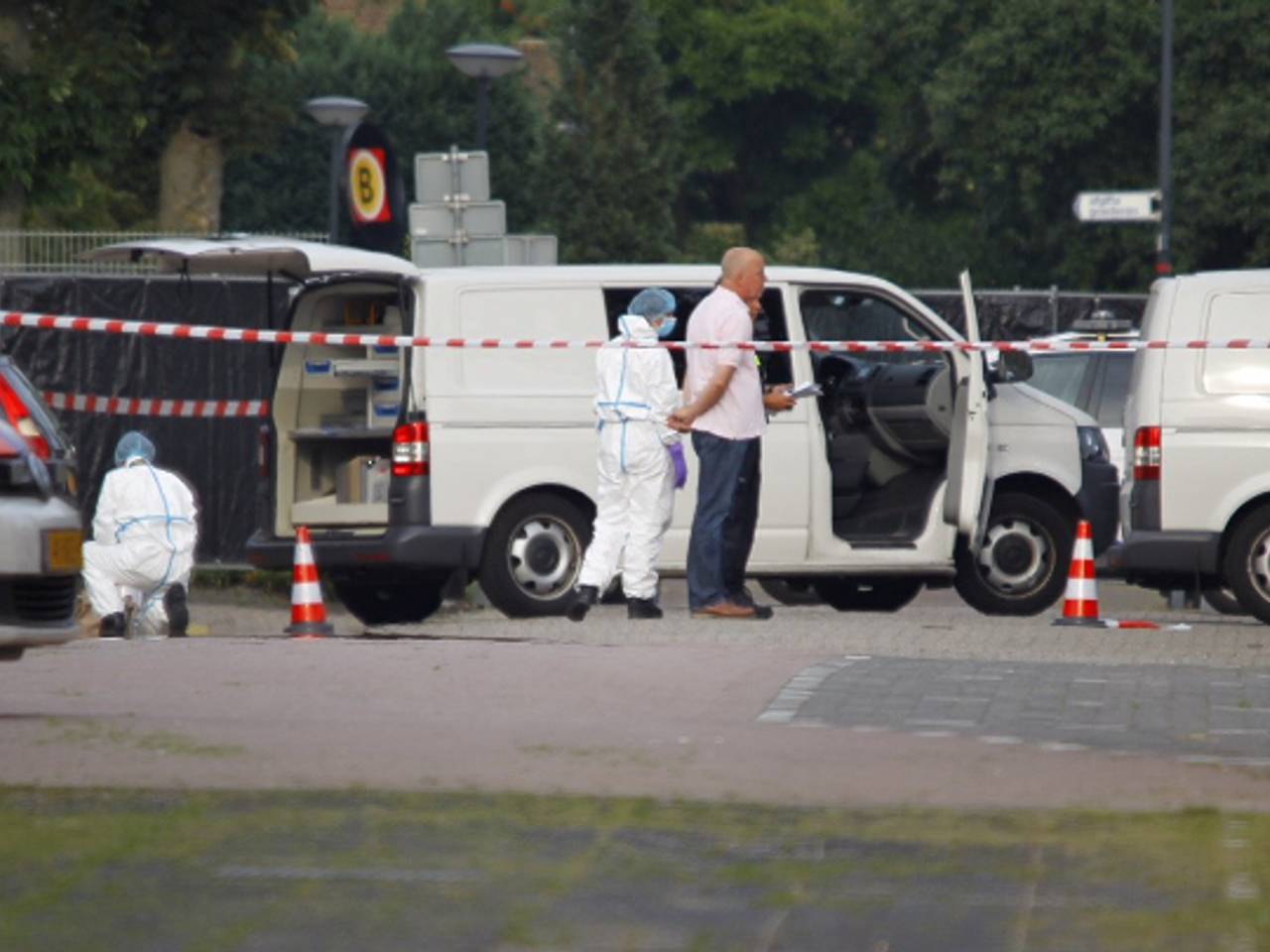 Politie bezig met onderzoek (foto: Marcel van Dorst / SQ Vision)