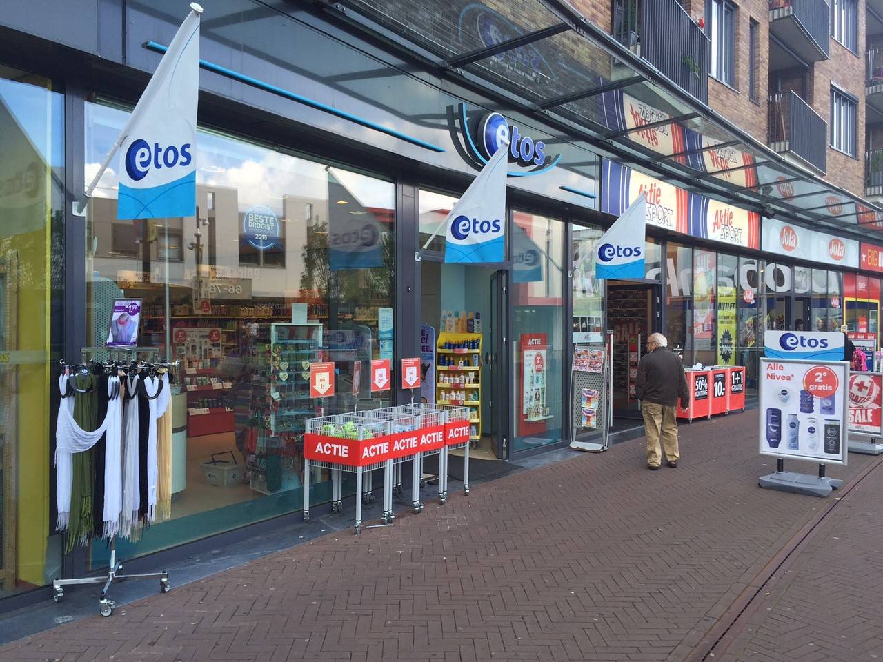 Etos onderzoekt babypoederhandel bij filiaal Etten-Leur