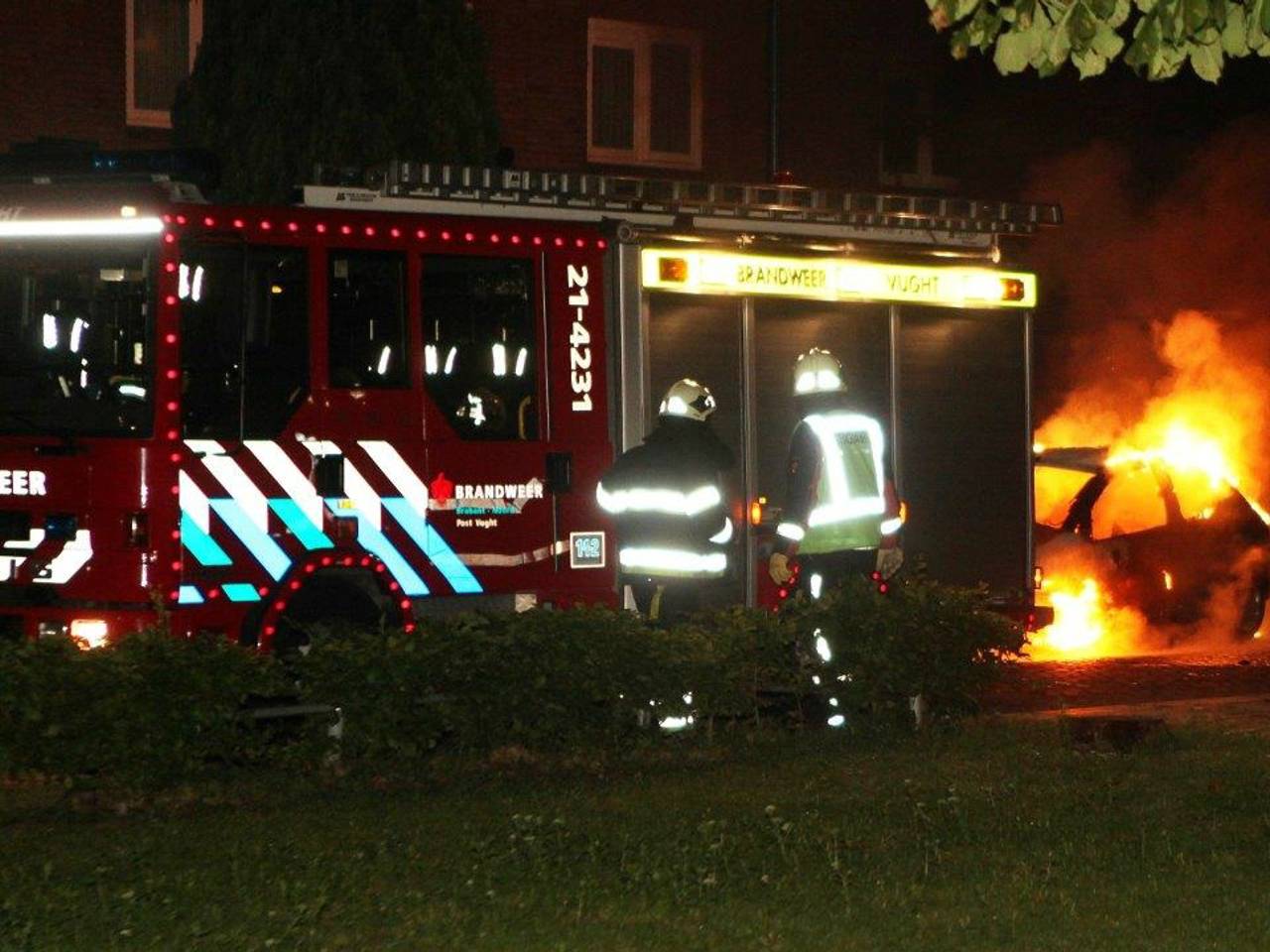 Auto uitgebrand aan de Van Rijckevorselstraat in Vught, opnieuw vrees voor beruchte pyromaan.