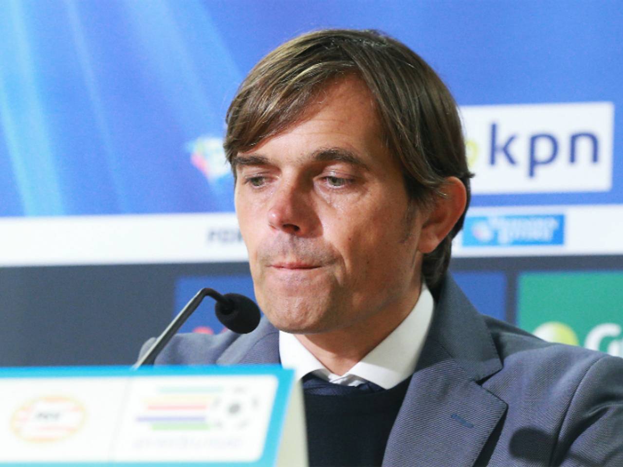 Phillip Cocu hoopt dat PSV de kater snel wegspoelt.