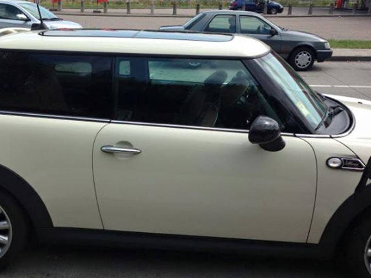 De gestolen Mini (bron: Facebook) 
