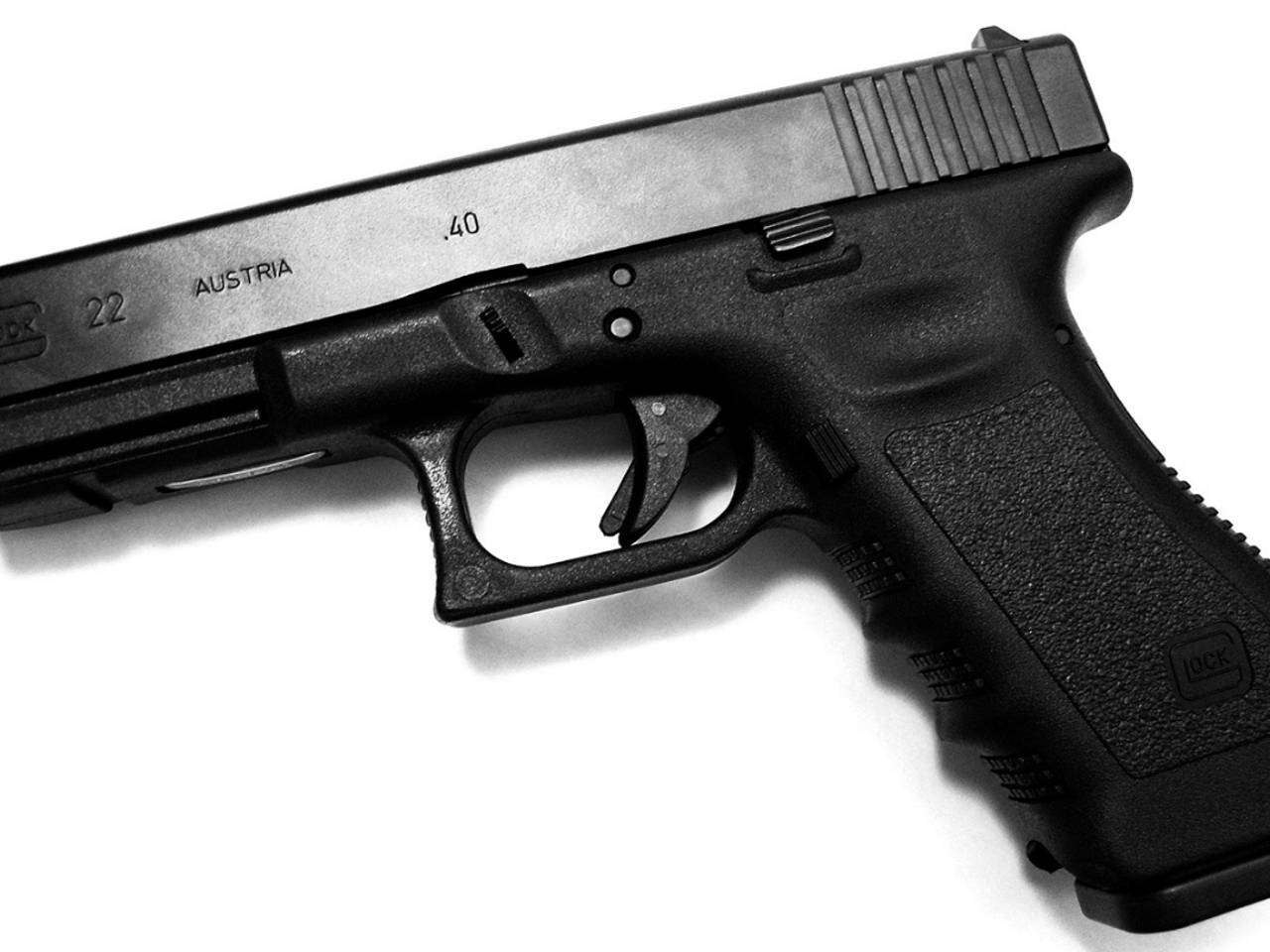 Burgemeester Elly Blanksma van Helmond: 'Illegale wapens straffeloos inleveren op depot'