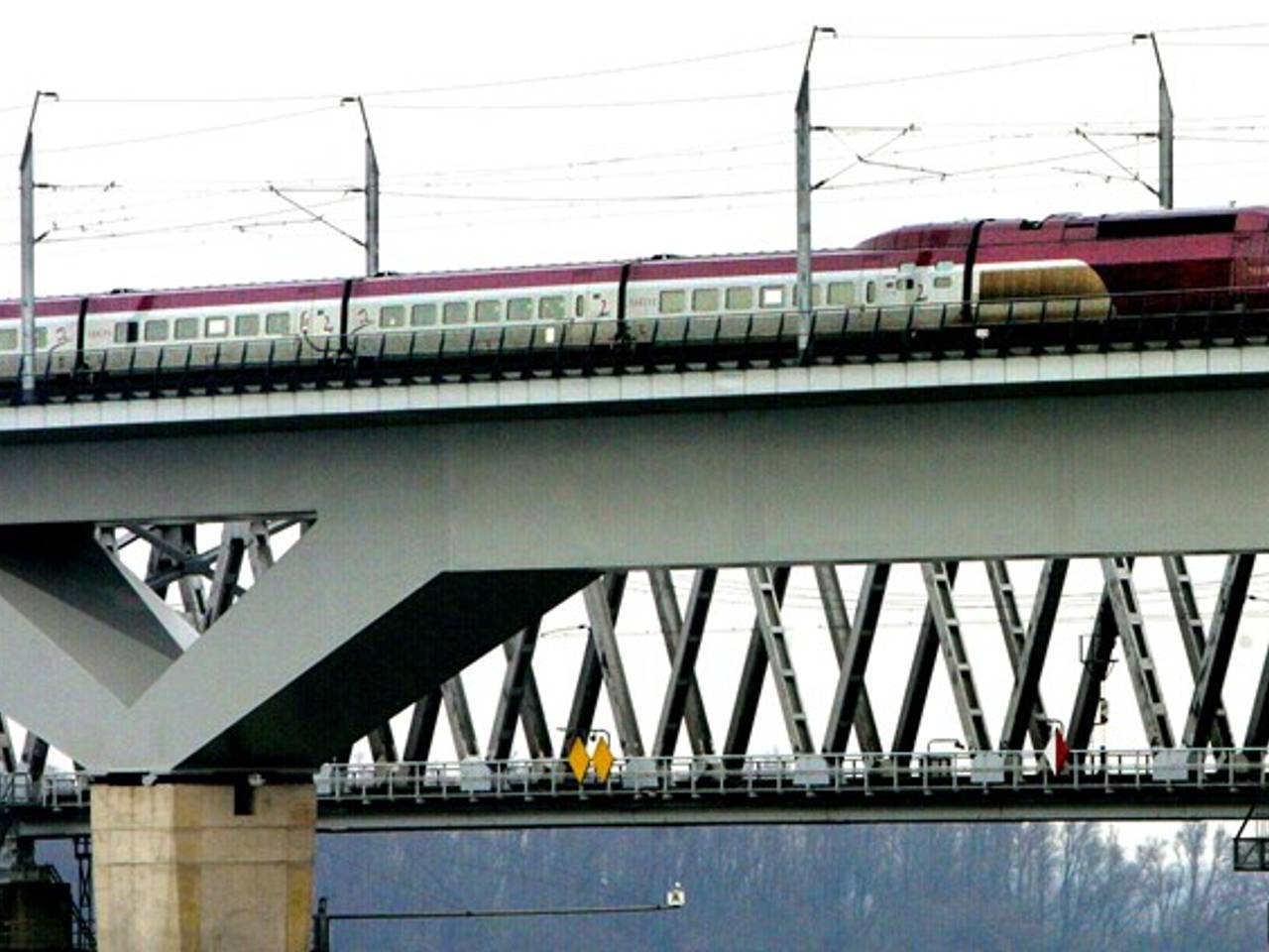 De hsl-brug bij Moerdijk (foto: archief).