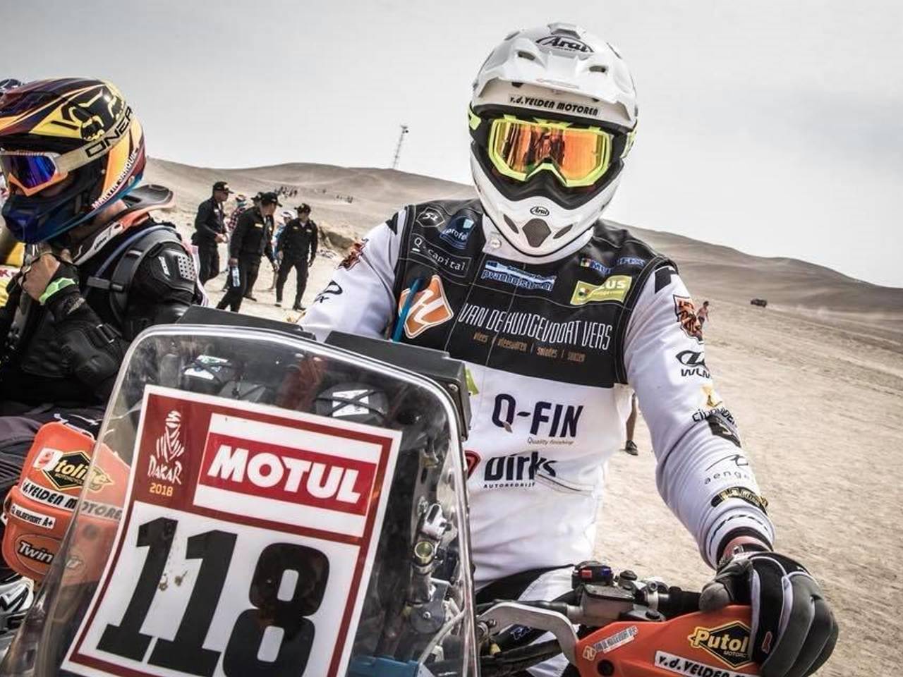 Luc van de Huijgevoort tijdens de Dakar rally ( bron: Facebook)