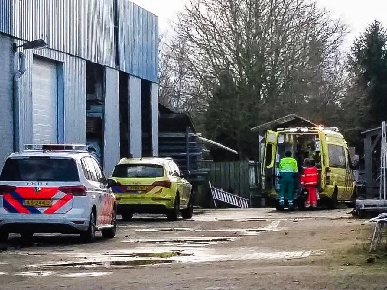 In Venhorst raakte een man ernstig gewond na een val (foto: Danny van Schijndel / 112nieuwsonline