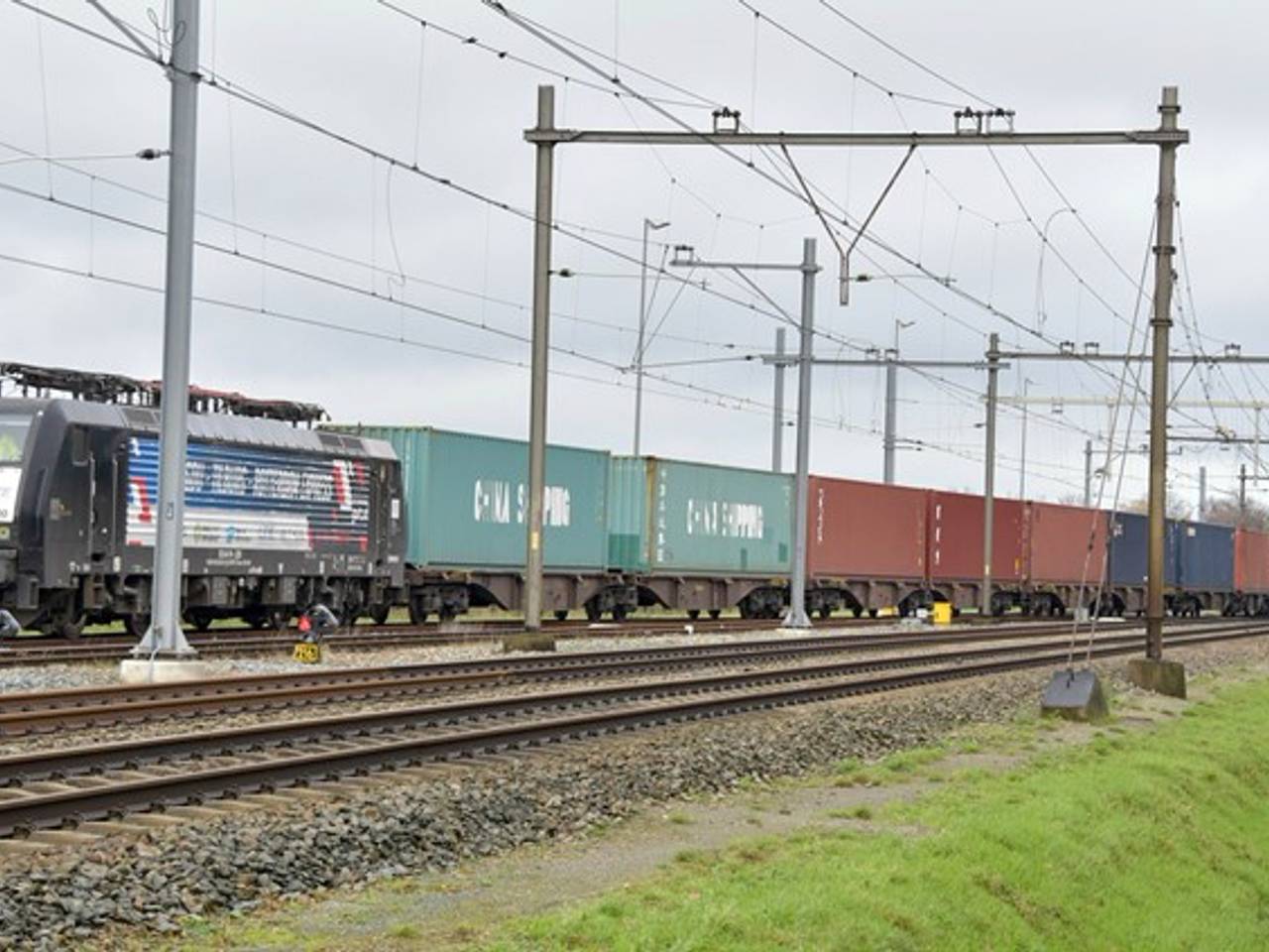 Ruim elfduizend handtekeningen moeten een spoorverbreding tegenhouden