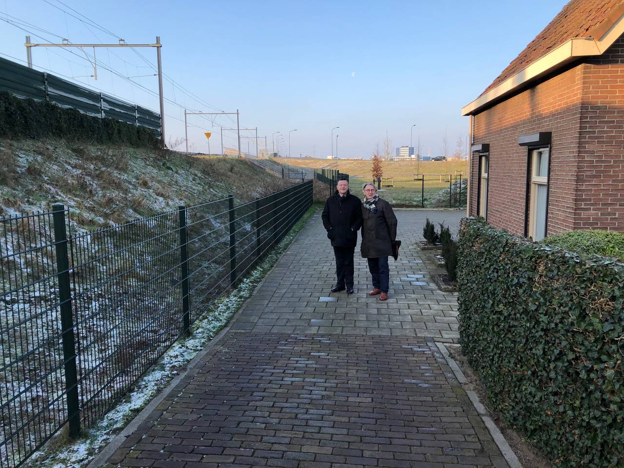 Bewoners hebben genoeg van trillingen door het spoor