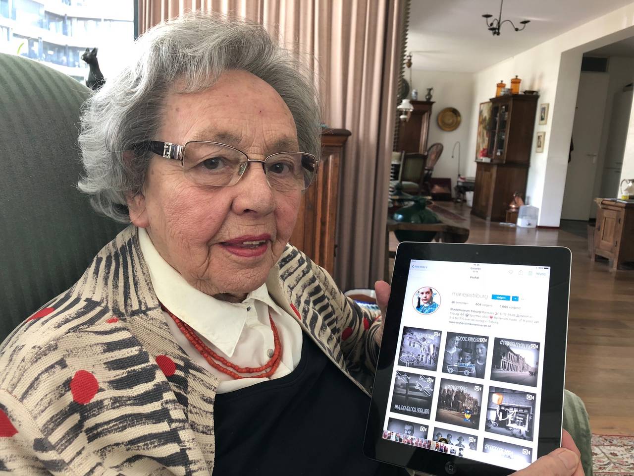 Op instagram vertelt Marie Jes Ghering - Van Ierlant (89) over haar tienertijd in de Tweede Wereldoorlog