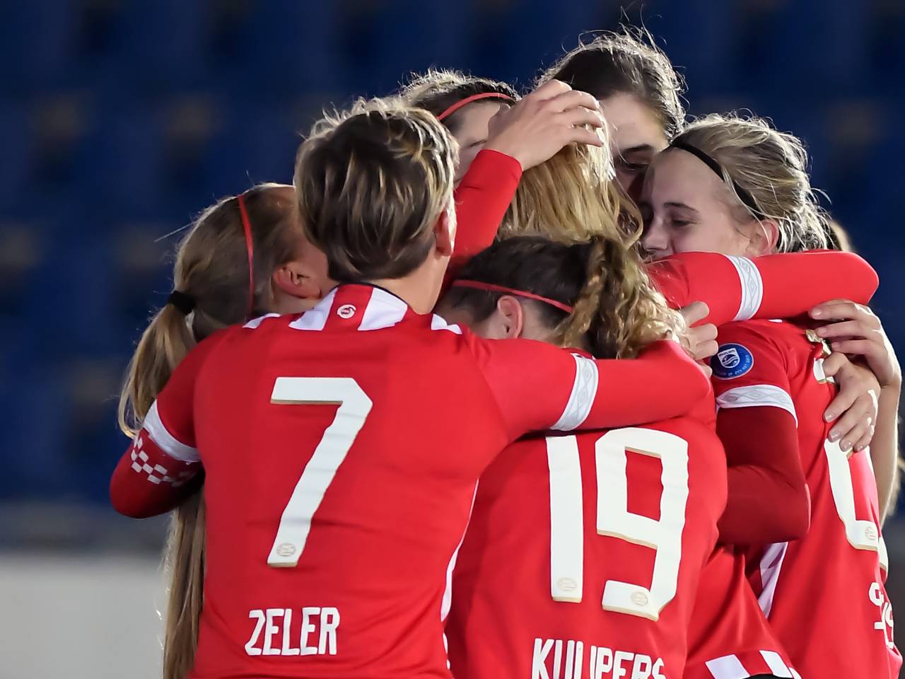 Vreugde bij de vrouwen van PSV na de 1-3 zege bij PEC Zwolle. (Foto: Orange Pictures)