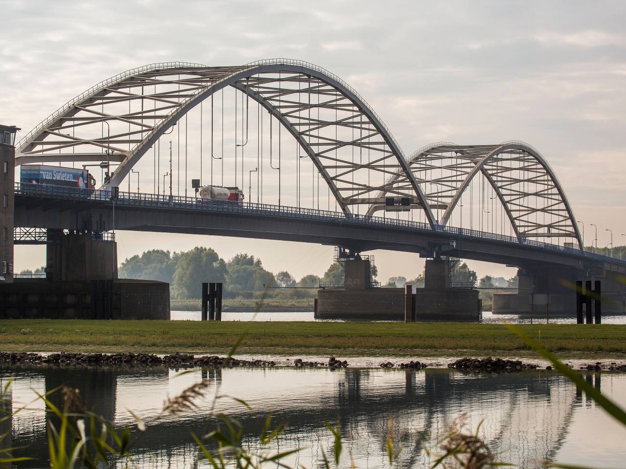 https://api.omroepbrabant.nl/img/f/$width$/$height$/0.5/0.5/bWVkaWEvcHJvZC8yOTE5NDgyLmpwZz9zdj0yMDE5LTA3LTA3JnN0PTIwMjAtMDEtMDFUMDAlM0EwMCUzQTAwWiZzZT0yMDQwLTAxLTAxVDAwJTNBMDAlM0EwMFomc3I9YiZzcD1yJnNpZz1lYWc3cEphaDNMU29oZWt0OGwxZkducDNqOUlLR2ozMjhrSTVPZVExUWJRJTNE
