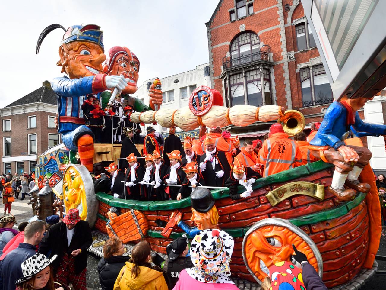 Prinsenwagen van prins Daan in de optocht van 't Kielegat (Archieffoto: Erald van der Aa).