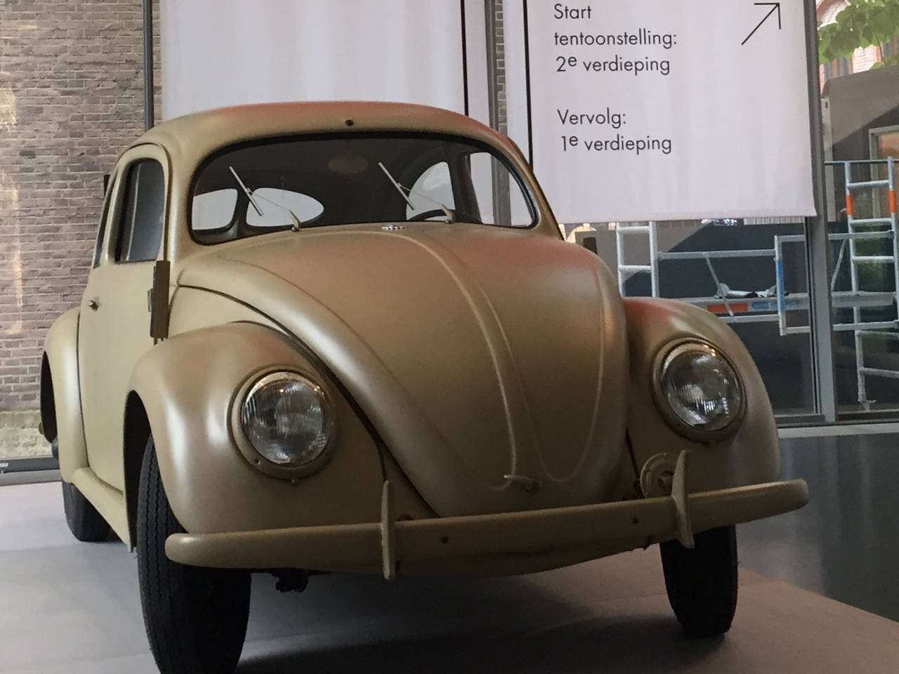 De Volkswagen Kever, deel van de expositie.