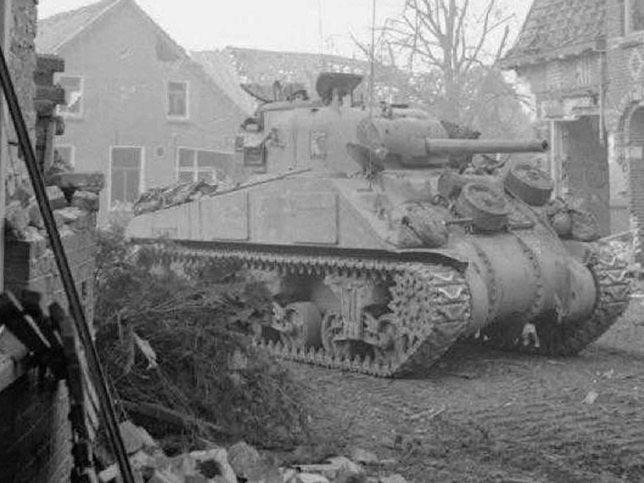 Britse tank door Overloon (foto: archief).