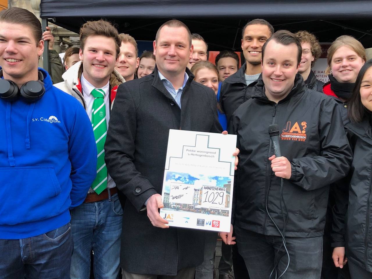 1029 handtekeningen voor meer woningen voor jongeren