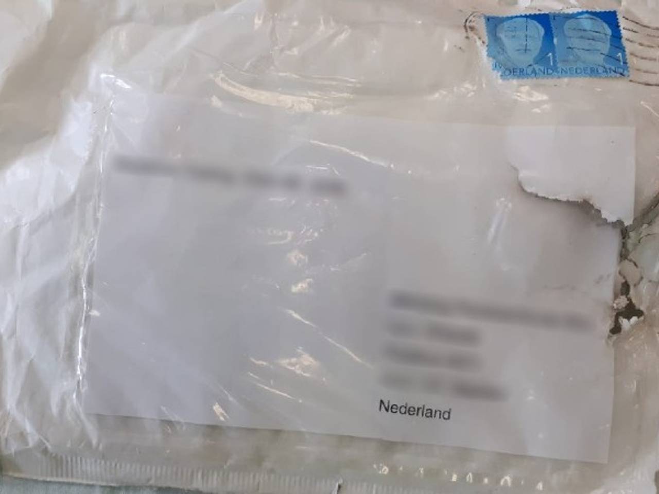 De bombrief die in Amsterdam ontplofte (foto: politie).