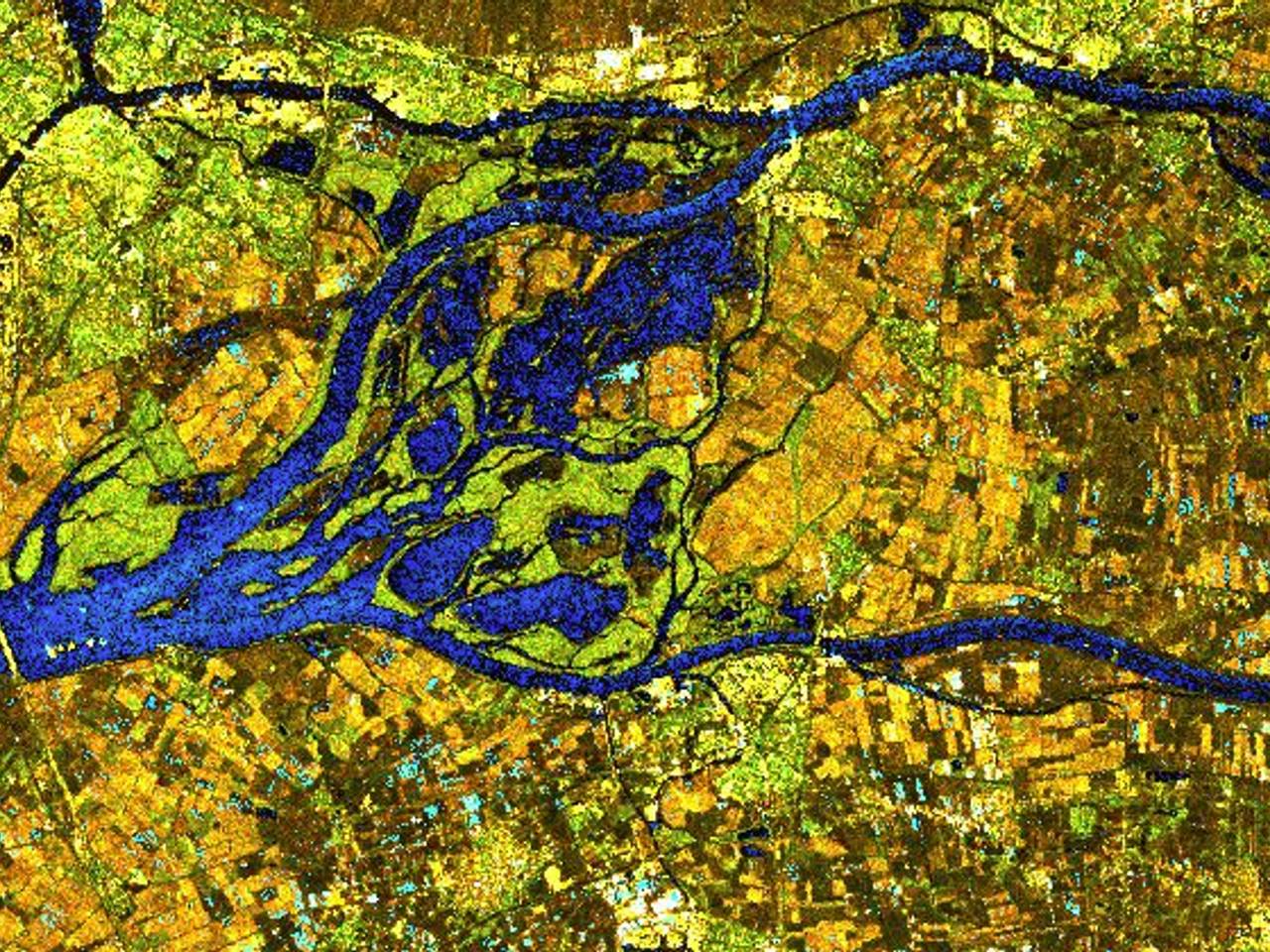 Luchtfoto van de Biesbosch met een volgelopen Noordwaardpolder