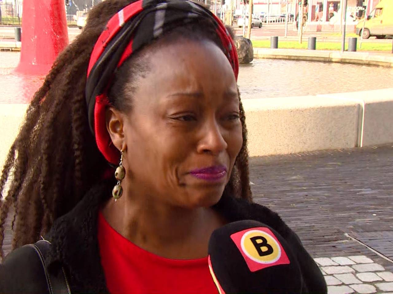 Marleen van Boxel in tranen na de uitspraak. (foto: Raymond Merkx).