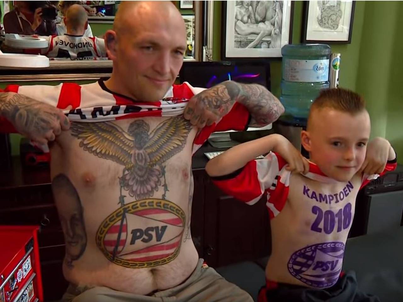 Cristiano en zijn vader met hun PSV-tattoos